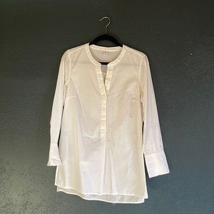 White Old Navy mandarin collar tunic
